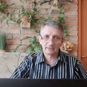 Amit a háttérhatalom rólad tud